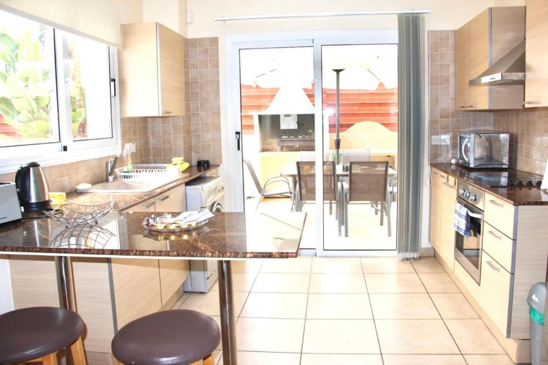 Villa Agnes Ayia Napa Eksteriør billede