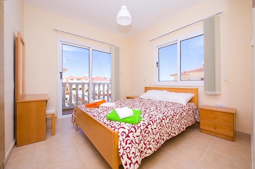 Villa Agnes Ayia Napa Eksteriør billede